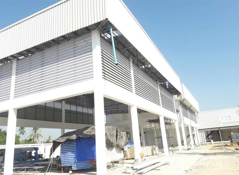 รับเหมาหลังคาเมทัลชีท โชว์รูมรถยนต์ พระราม2 กรุงเทพมหานคร