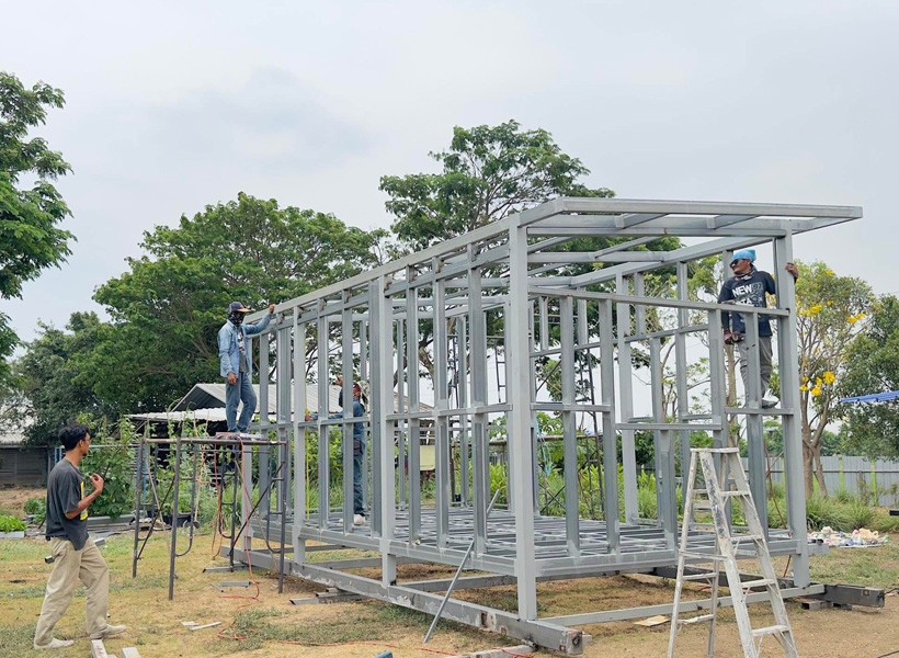 รับเหมาโครงหลังคาเหล็ก บ้านน็อกดาวน์ ลาดหลุมแก้ว ปทุมธานี