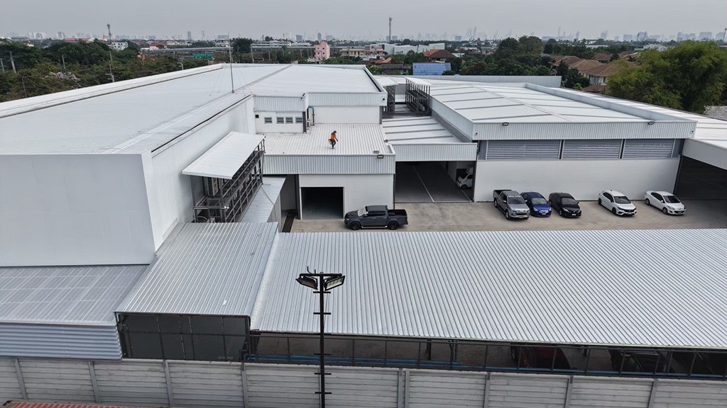 รับติดตั้งหลังเคาเมทัลชีท โชว์รูมรถยนต์ สาขาตลิ่งชัน กรุงเทพมหานคร