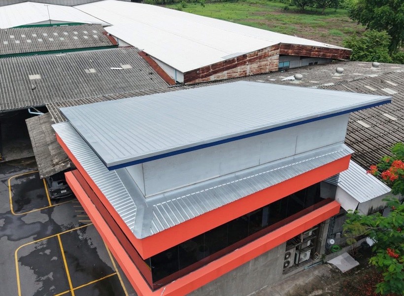 เปลี่ยนหลังคาเมทัลชีท โรงงานเฟอร์นิเจอร์คลอง4 อำเภอลำลูกกา ปทุมธานี