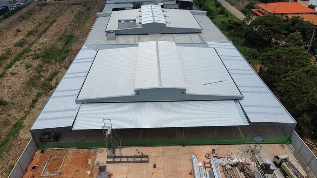 รับติดตั้งหลังเคาเมทัลชีท โชว์รูมรถยนต์ สาขาตลิ่งชัน กรุงเทพมหานคร