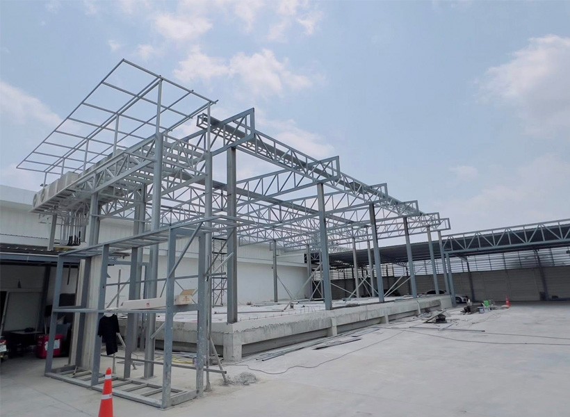 รับเหมาโครงหลังคา ติดตั้งหลังคาเมทัลชีท โชว์รูมรถยนต์ กรุงเทพมหานคร