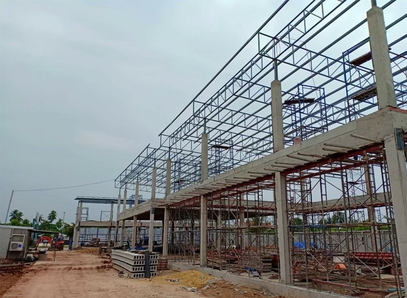 รับเหมาโครงหลังคา ติดตั้งหลังคาเมทัลชีท โชว์รูมรถยนต์ กรุงเทพมหานคร