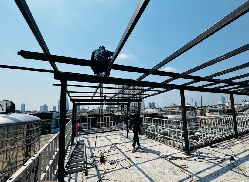 รับเหมาโครงหลังคาเหล็ก ชั้นดาดฟ้า จรัญสนิทวง ซอย23 กรุงเทพมหาคร