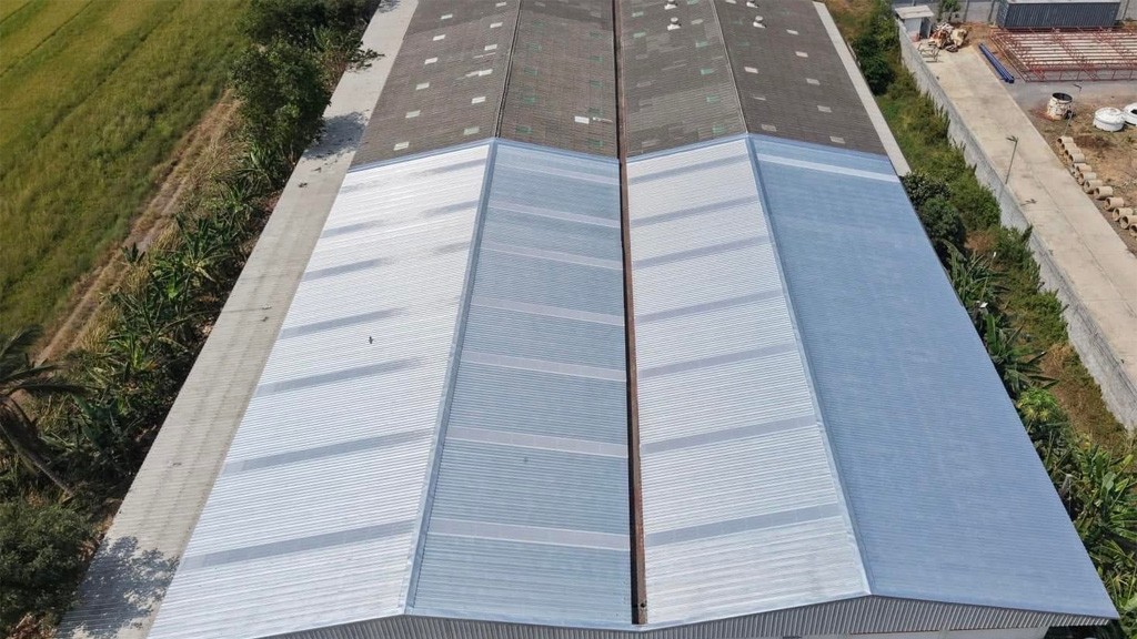 เปลี่ยนหลังคาเมทัลชีท โรงงานเฟอร์นิเจอร์ พื้นที่ 3000 ตรม ลำลูกกาคลอง5 ปทุมธานี