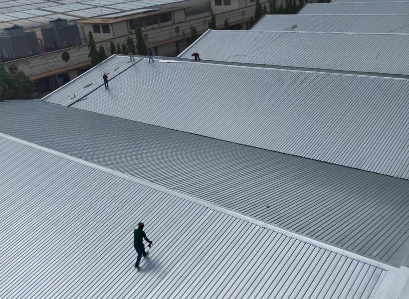 เปลี่ยนหลังคาเมทัลชีท อาคารโรงงาน อำเภอเมือง นครราชสีมา