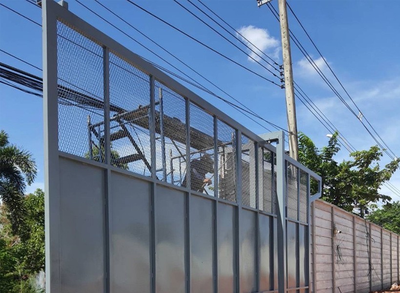 รับทำโครงเหล็กตามแบบ งานประตูเหล็ก กรุงเทพมหานคร