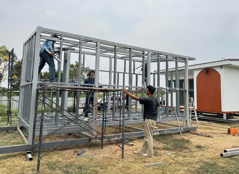 รับเหมาโครงหลังคาเหล็ก บ้านน็อกดาวน์ ลาดหลุมแก้ว ปทุมธานี