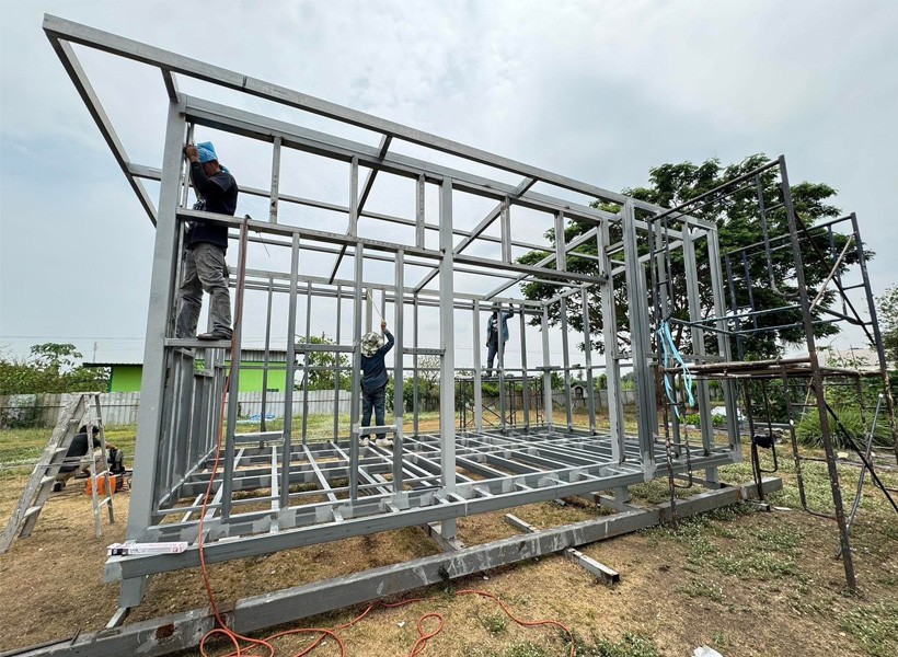 รับเหมาโครงหลังคาเหล็ก บ้านน็อกดาวน์ ลาดหลุมแก้ว ปทุมธานี