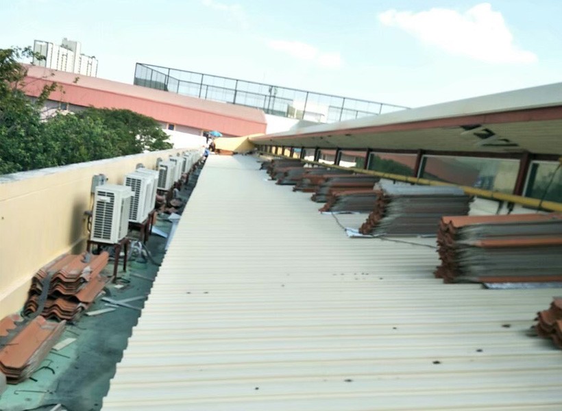 เปลี่ยนหลังคาเมทัลชีท โรงเรียนนานาชาติ กรุงเทพมหานคร