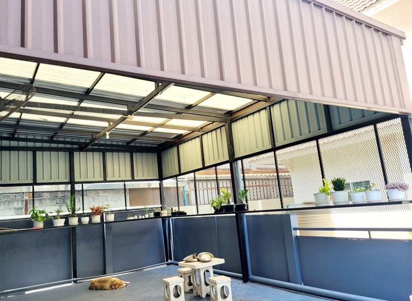 รับเหมาโครงหลังคาเหล็ก และ รับติดตั้งโครงหลังคากันสาด ลำลูกกา ปทุมธานี